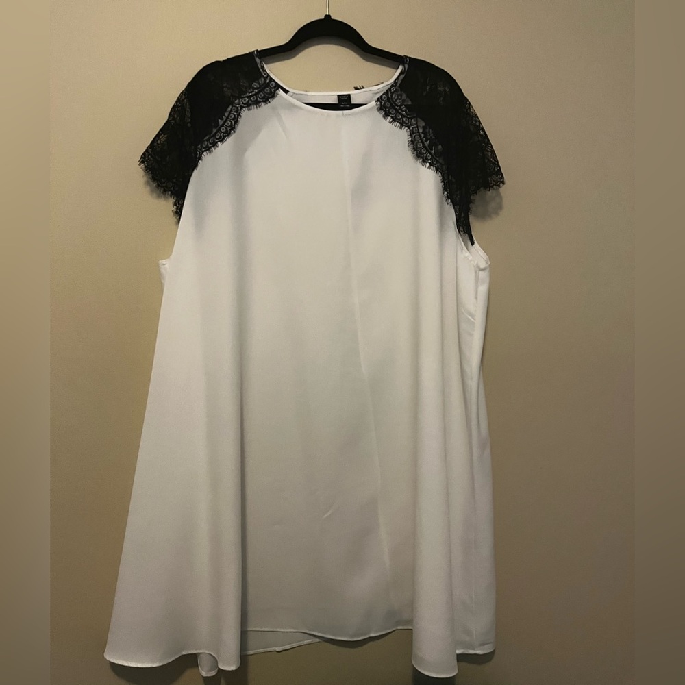 Plus Size 2xl white dress with lace sleeves